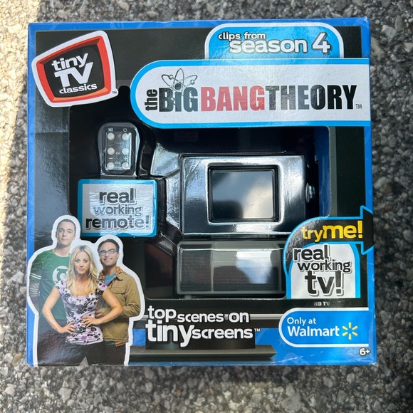 Big Bang Theory Tiny TV Classics Real Working TV And Remote Arcade Toys Season 4 - Picture 1 of 5